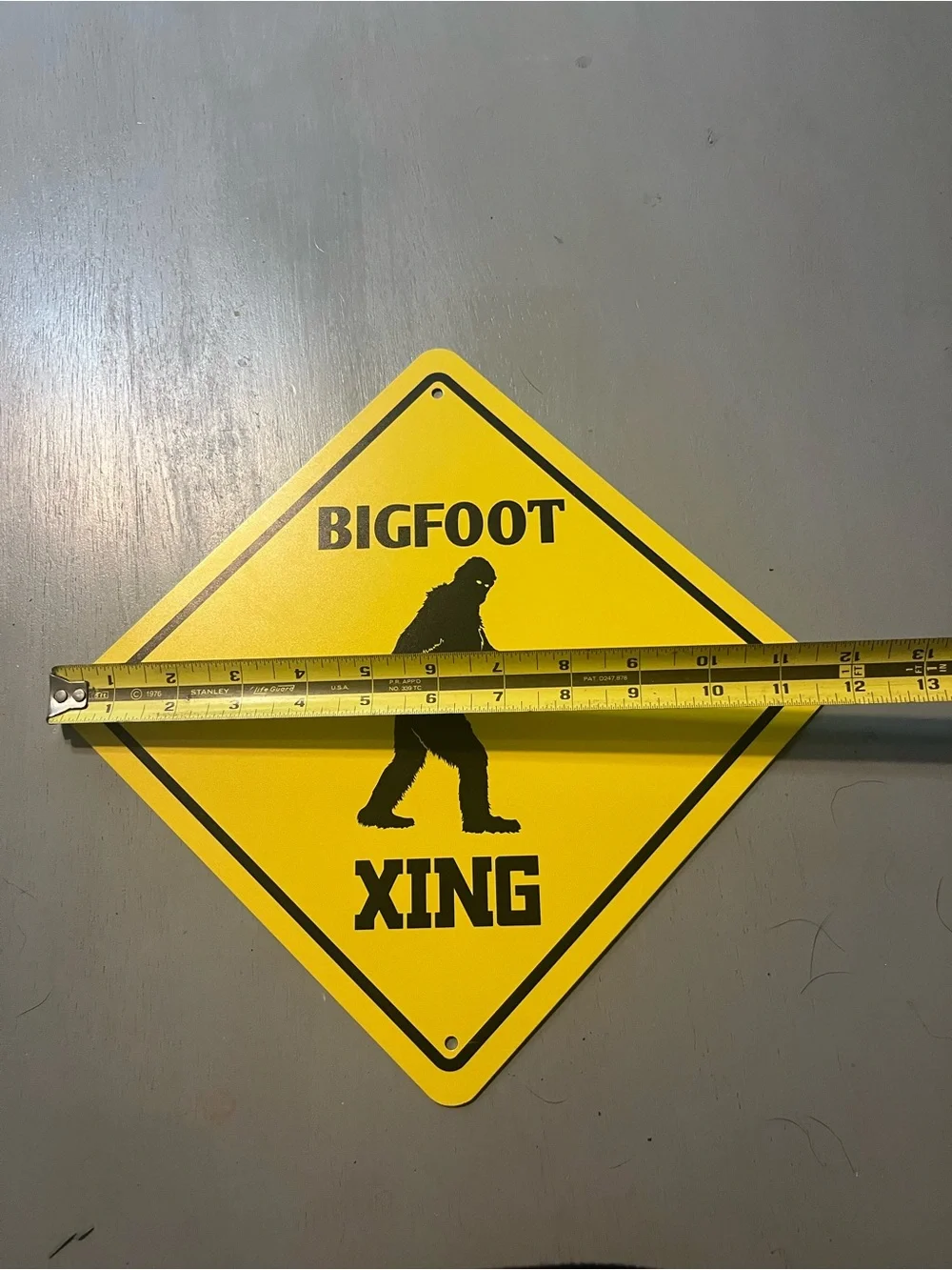 Bigfoot Xing Yellow Wall Sign - Home Wall Decor
